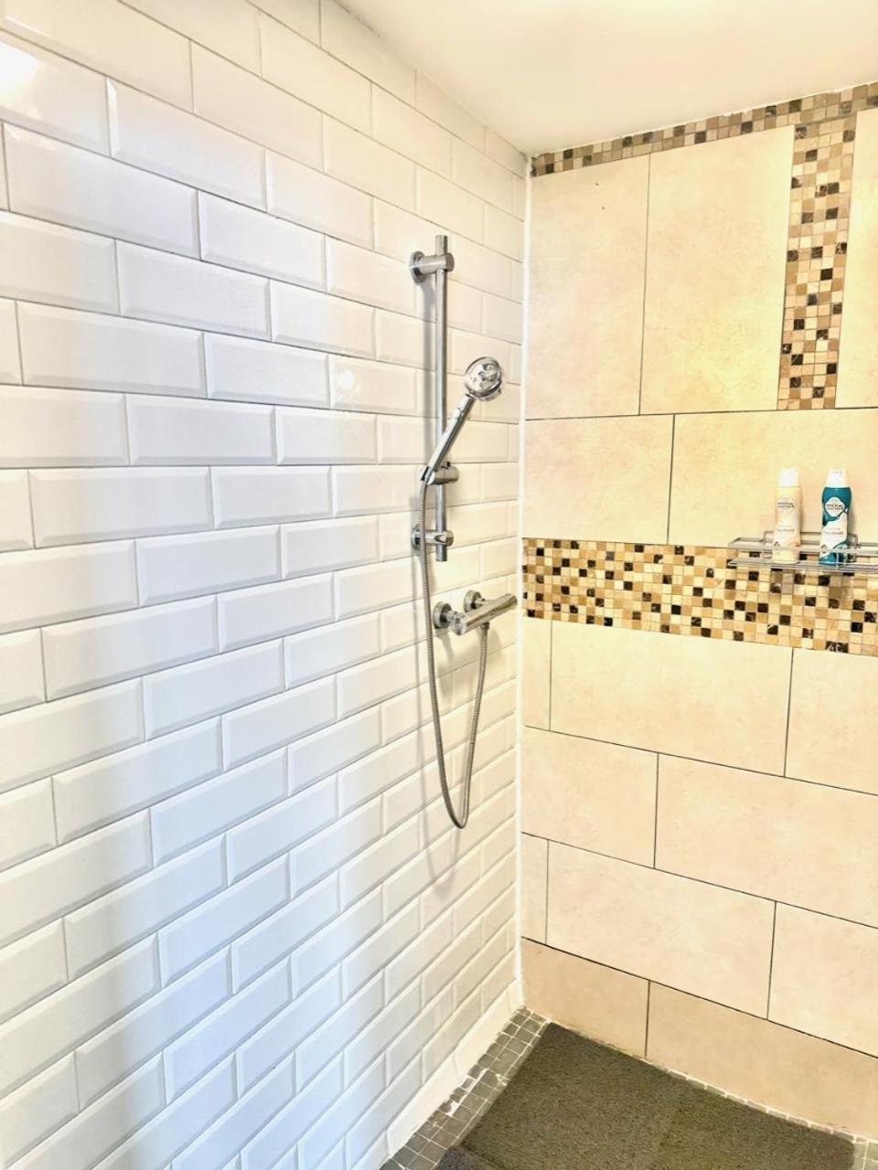 Kildare Luxury Suites מראה חיצוני תמונה